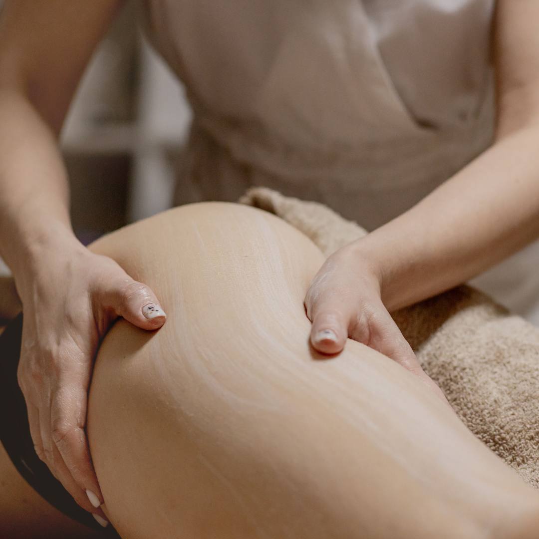 Masaje reductor manual en nuestro centro de medicina estética de Alcalá de Henares. 